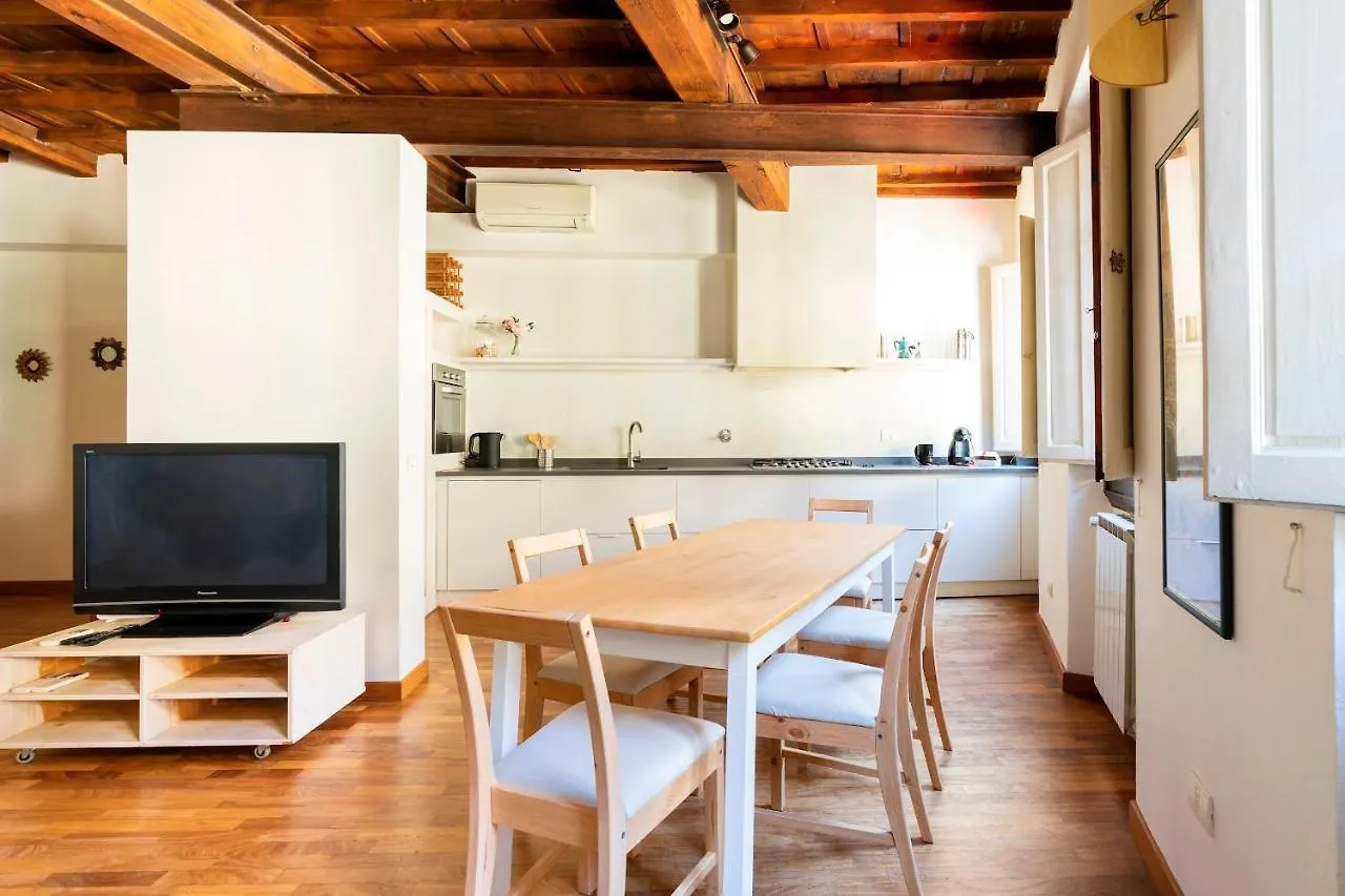 Pilastri 44 Apartment Florence Italy